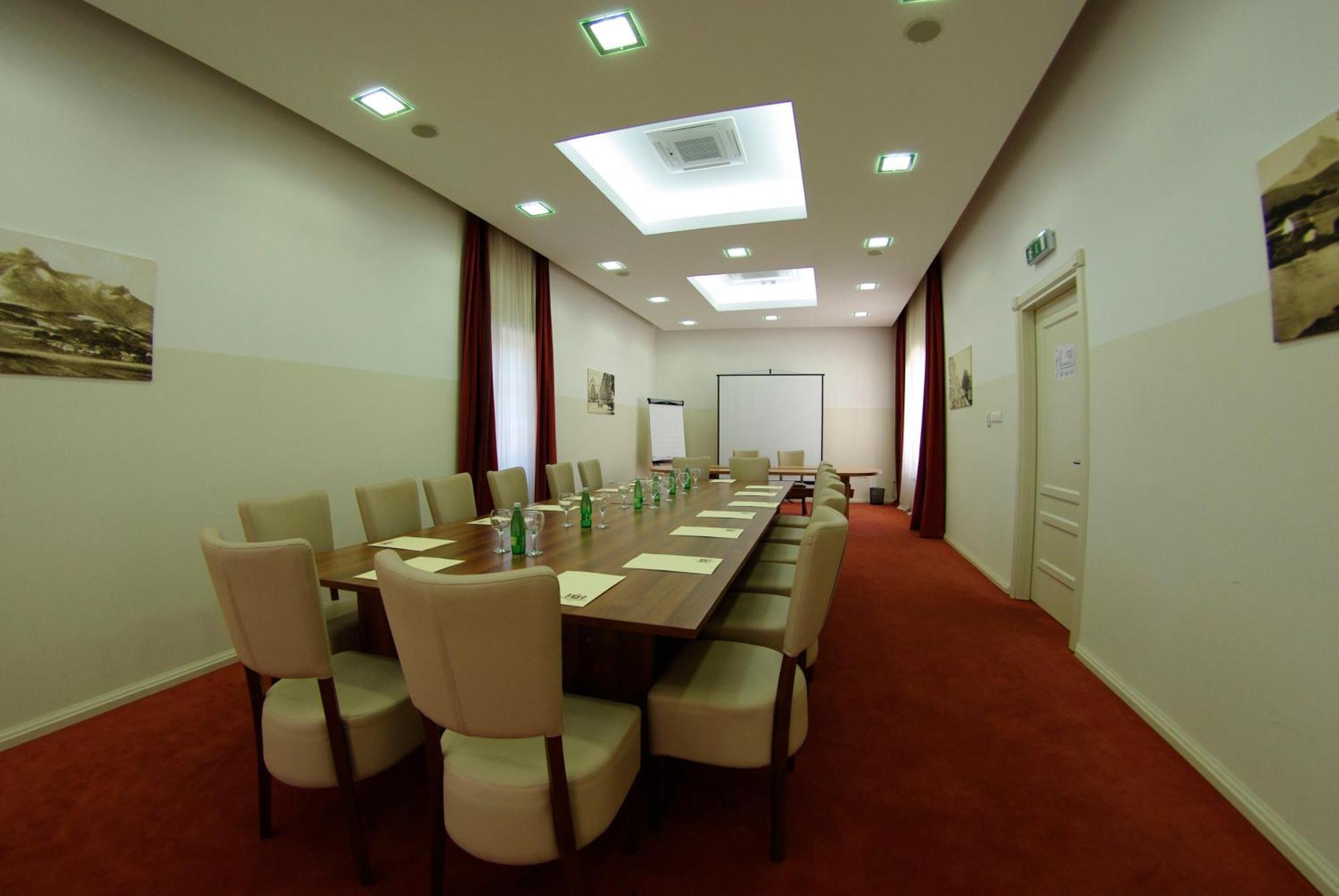 Heritage Hotel Frankopan Ogulin Buitenkant foto