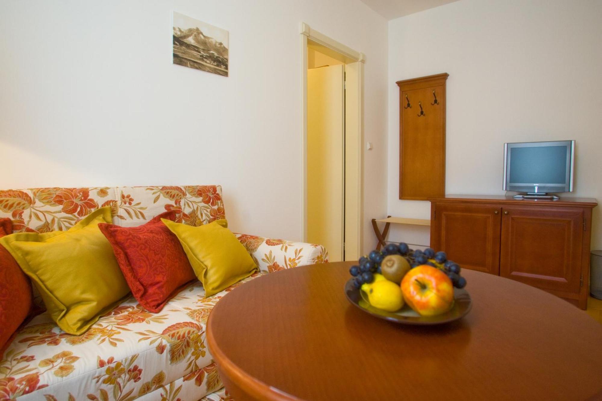 Heritage Hotel Frankopan Ogulin Buitenkant foto