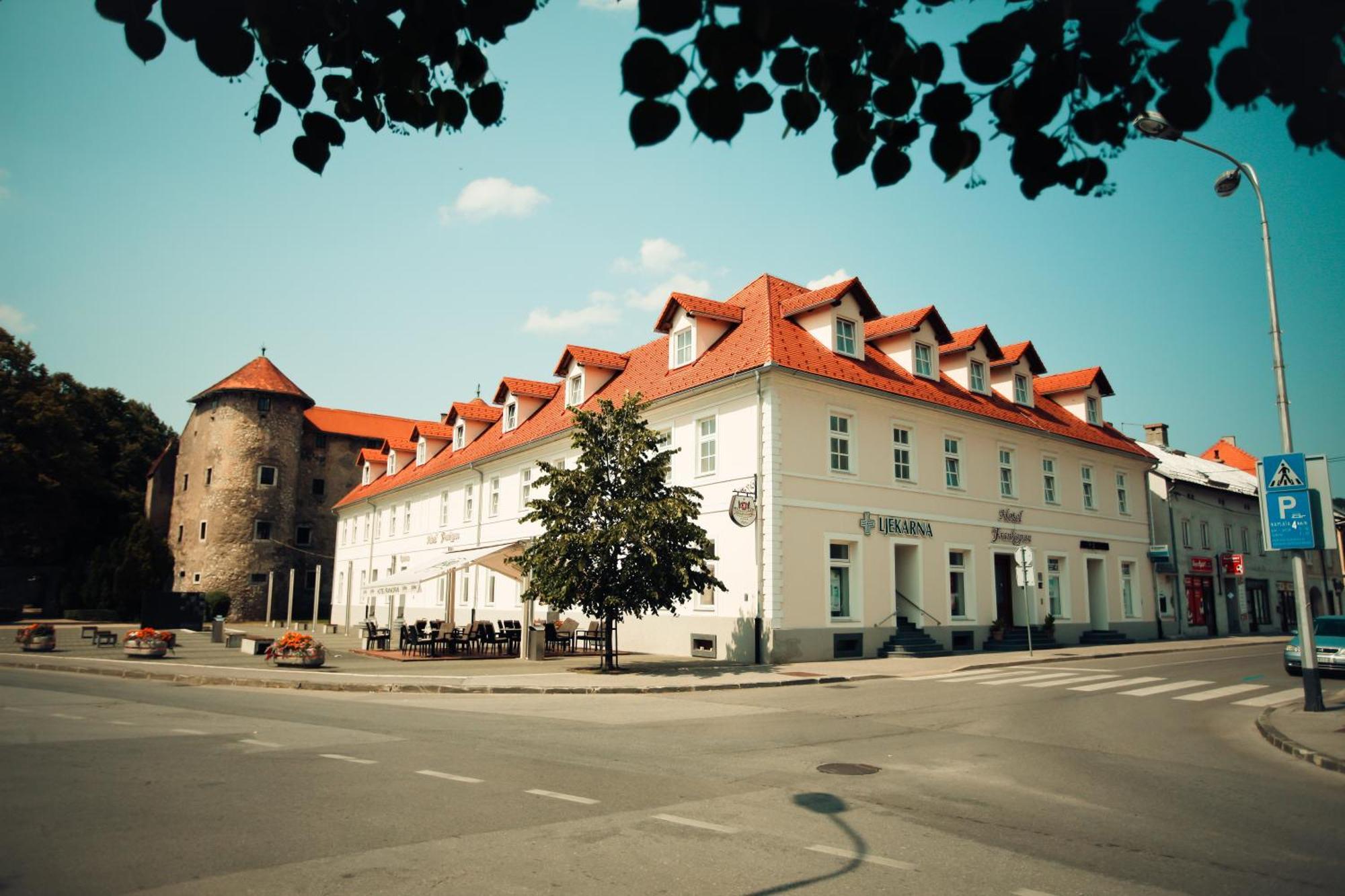 Heritage Hotel Frankopan Ogulin Buitenkant foto