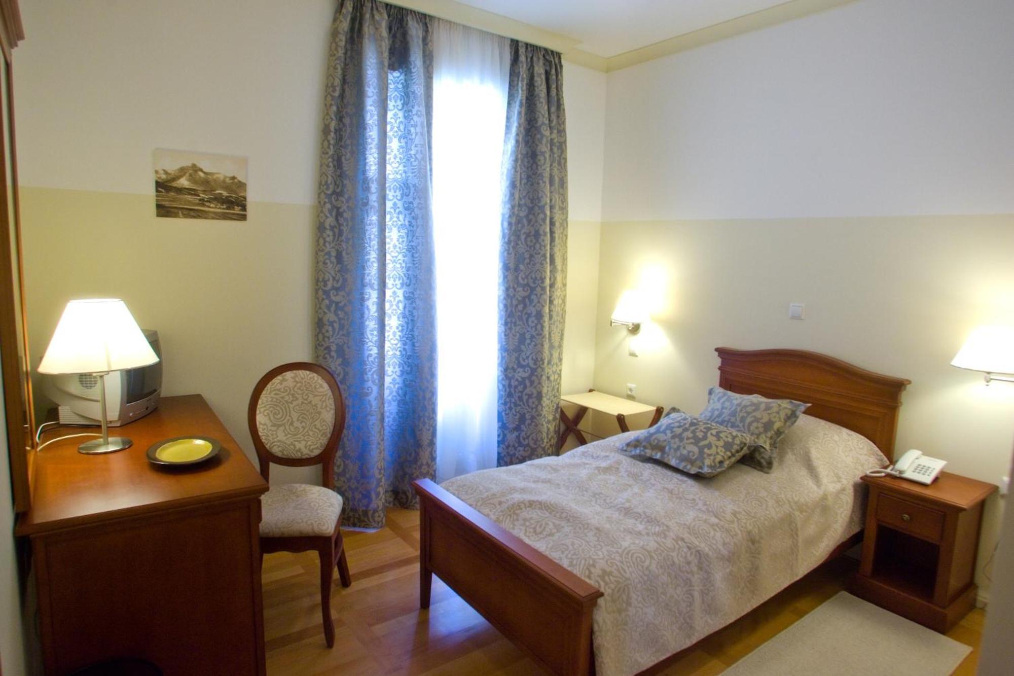 Heritage Hotel Frankopan Ogulin Buitenkant foto