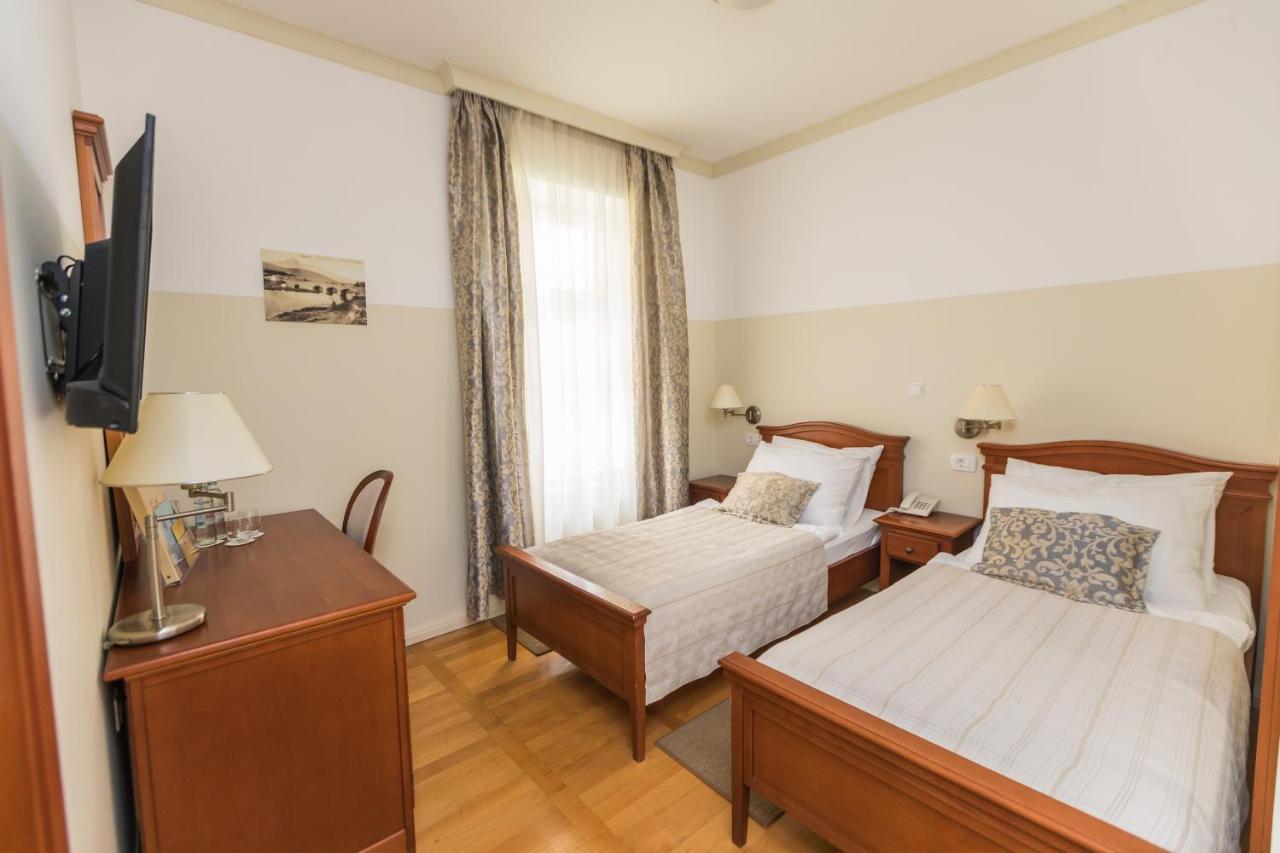 Heritage Hotel Frankopan Ogulin Buitenkant foto