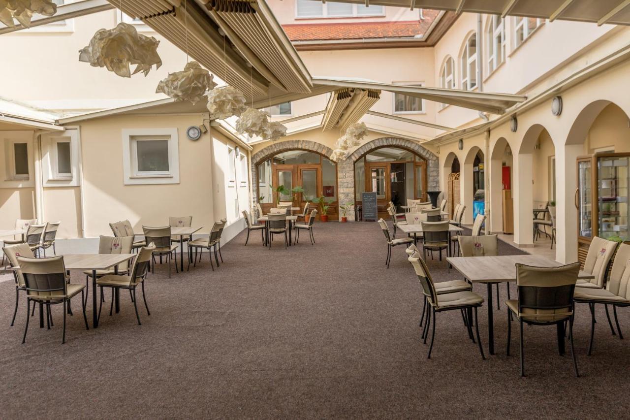 Heritage Hotel Frankopan Ogulin Buitenkant foto